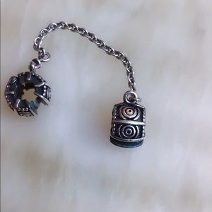 Pandora safety chain clips